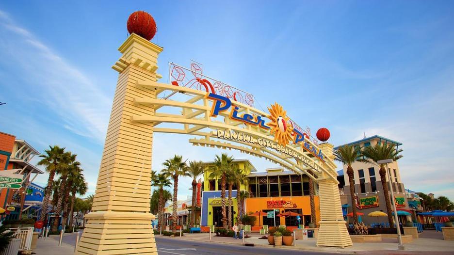 Regency Towers 710, 2 Bedrooms, Sleeps 8, Beachfront, Wi-fi, Pool, Complimentary Beach Chairs And Umbrella Apartment *