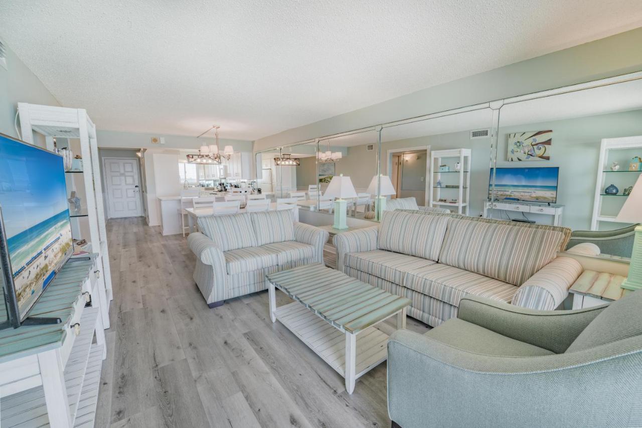 Apartment Regency Towers 710, 2 Bedrooms, Sleeps 8, Beachfront, Wi-fi, Pool, Complimentary Beach Chairs And Umbrella