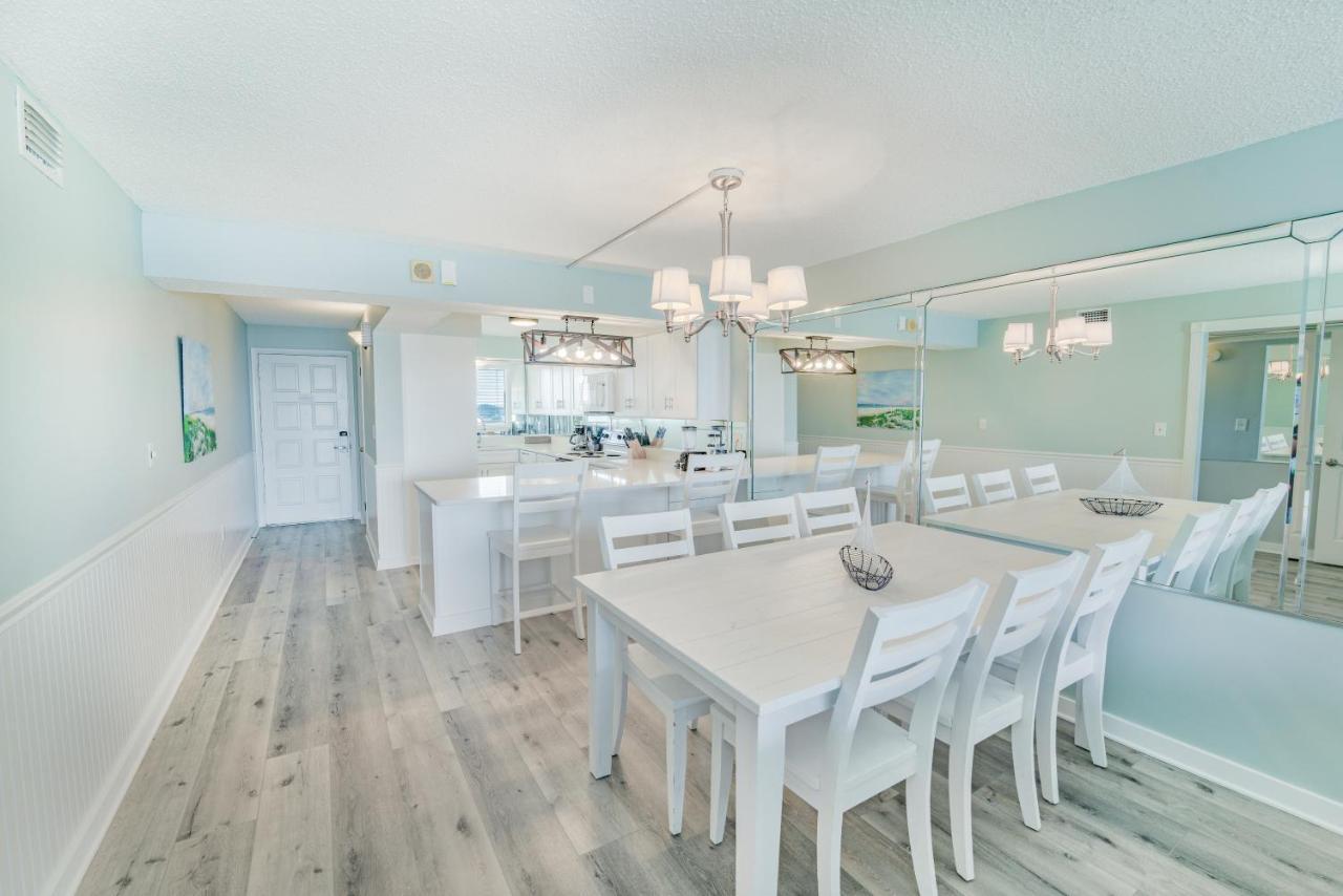 Regency Towers 710, 2 Bedrooms, Sleeps 8, Beachfront, Wi-fi, Pool, Complimentary Beach Chairs And Umbrella * Panama City Beach